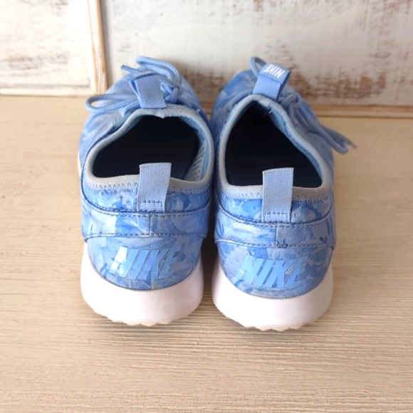 Nike Juvenate Blue Floral Running Shoes - Picture 3 of 4